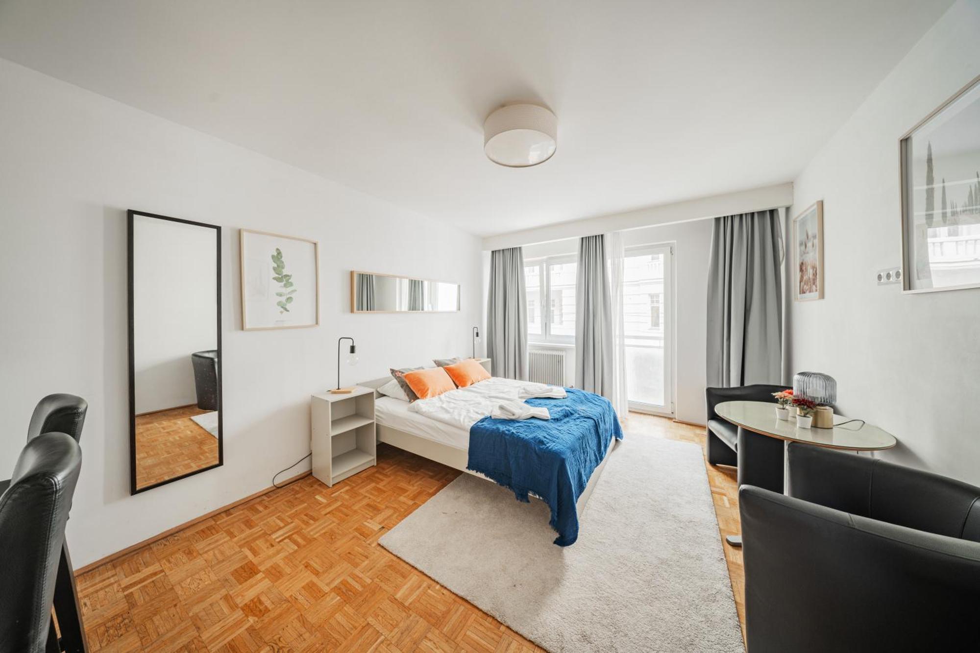 Апартаменты Studio Next To Karlskirche #17 Вена Экстерьер фото