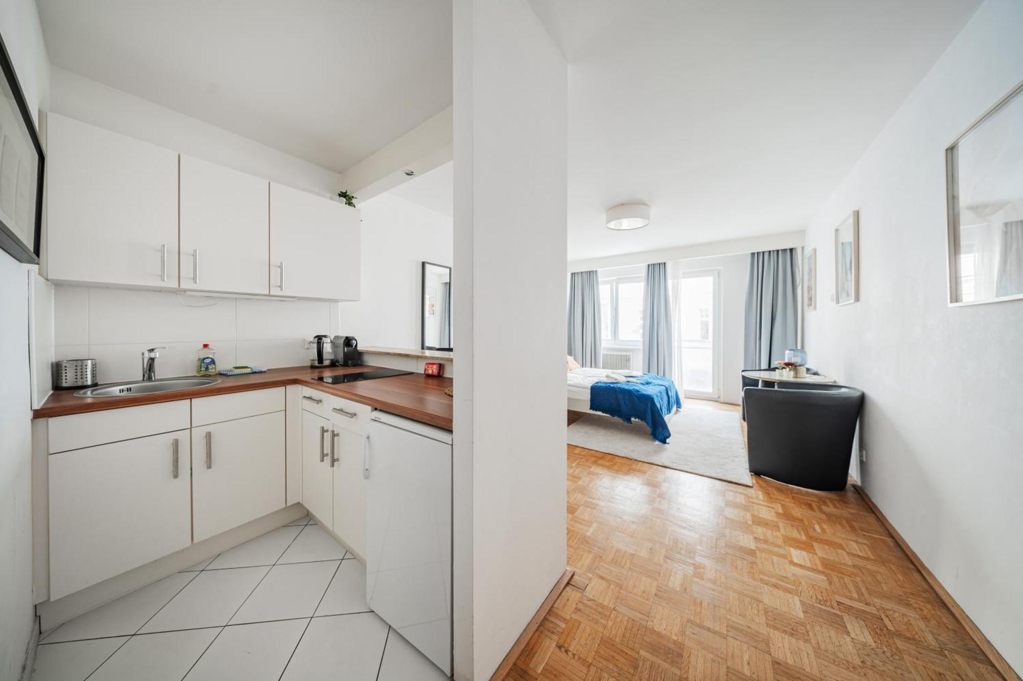Апартаменты Studio Next To Karlskirche #17 Вена Экстерьер фото