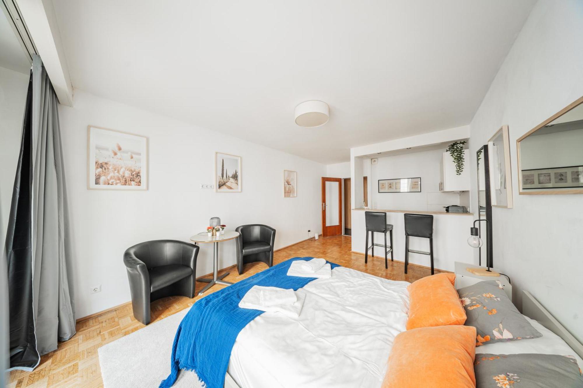 Апартаменты Studio Next To Karlskirche #17 Вена Экстерьер фото
