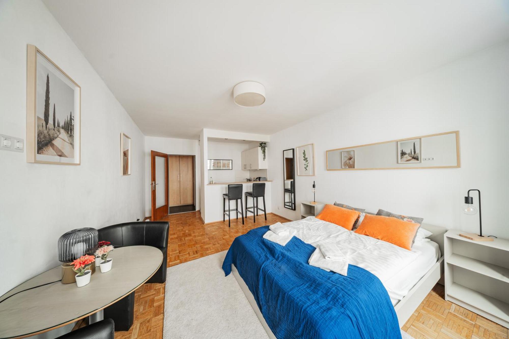 Апартаменты Studio Next To Karlskirche #17 Вена Экстерьер фото