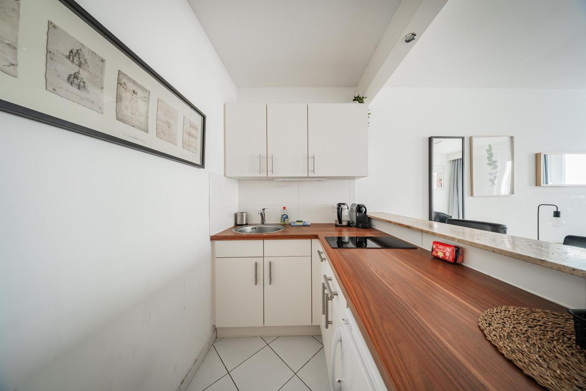 Апартаменты Studio Next To Karlskirche #17 Вена Экстерьер фото